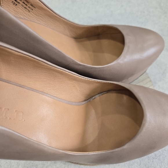 🐢 L.A.M.B. Women Novice Taupe High Wedge Slip On Size 9.5 Pumps - Picture 17 of 17